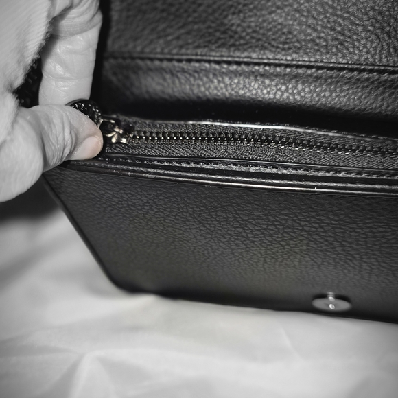 Valentino Orlandi Sleek Black Crossbody Bag - Picture 6 of 9